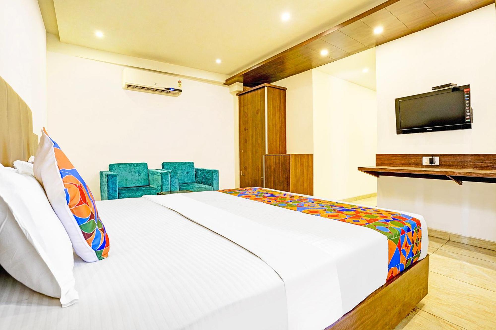 Fabhotel Prime Sky Light Вадодара Екстериор снимка