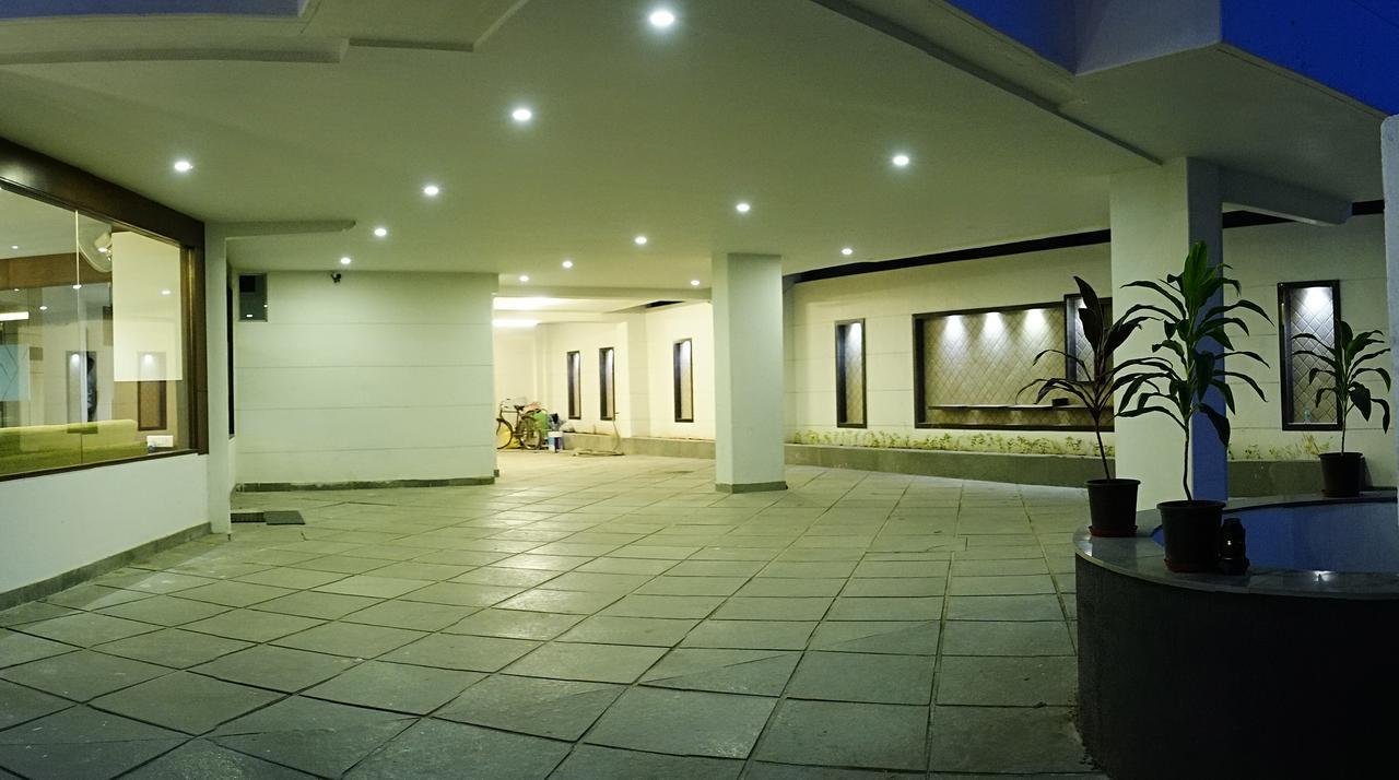 Fabhotel Prime Sky Light Вадодара Екстериор снимка